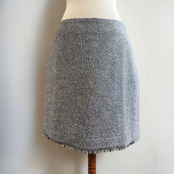 Banana Republic Dresses & Skirts - NWT Banana Republic Navy Blue and White Tweed Mini Skirt